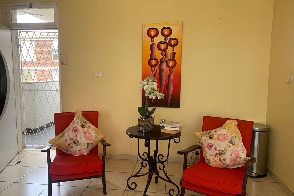 Affordable and Cozy 2-Bedroom Apartment with Investment Potential in Prime Essenwood - Photo 3