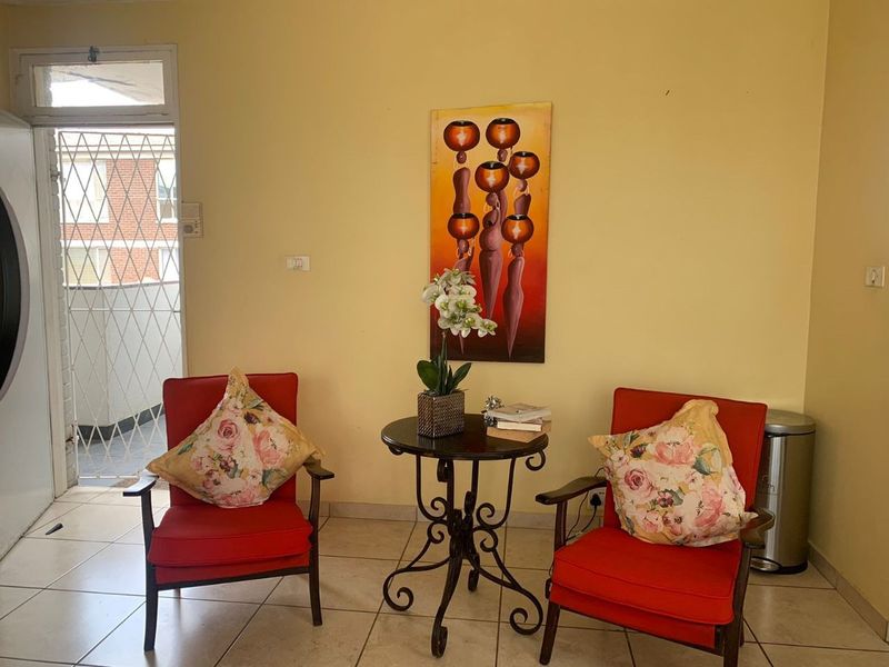 Affordable and Cozy 2-Bedroom Apartment with Investment Potential in Prime Essenwood - Photo 3