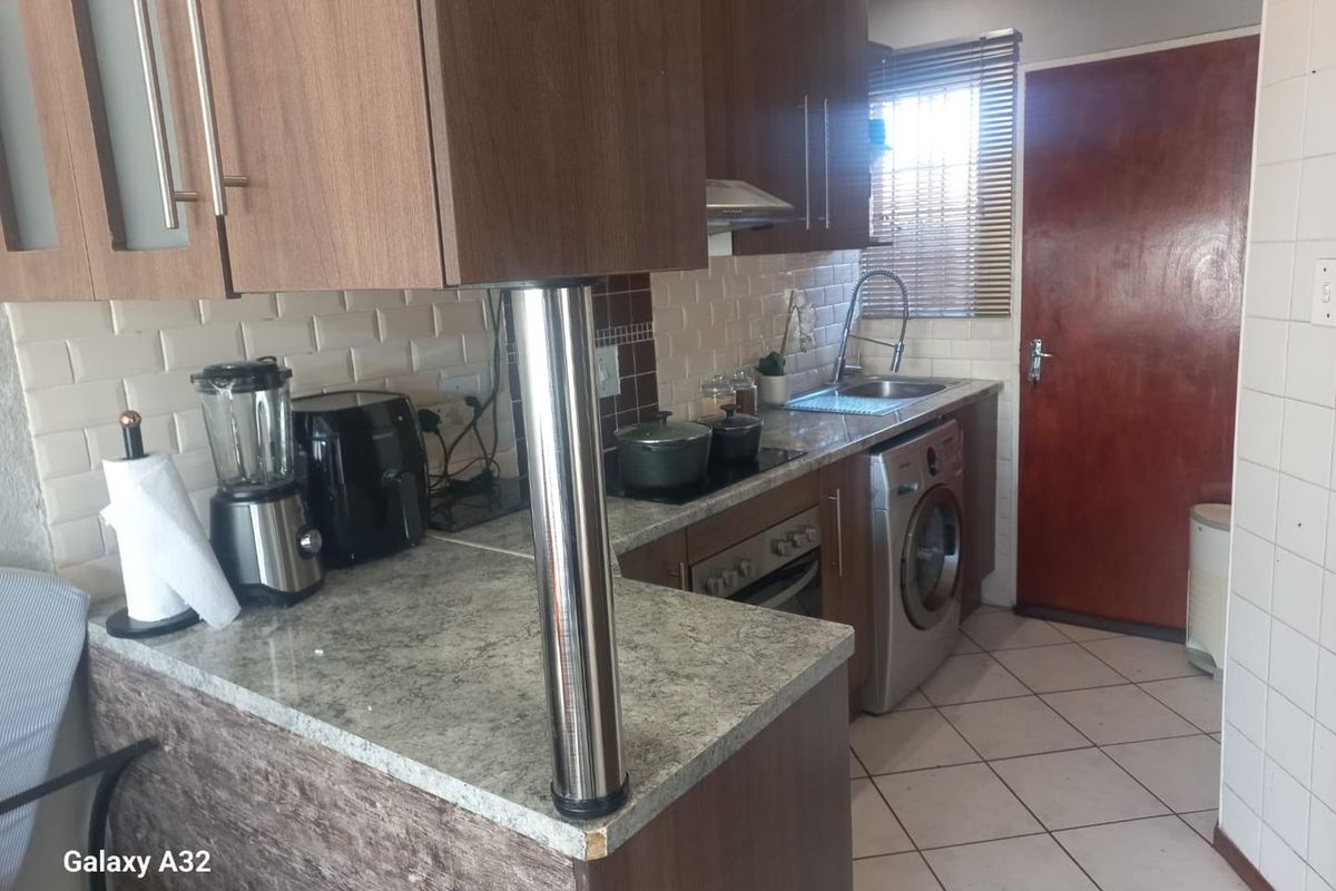 Lovely 2 bedroom Simplex in Terenure - Photo 3