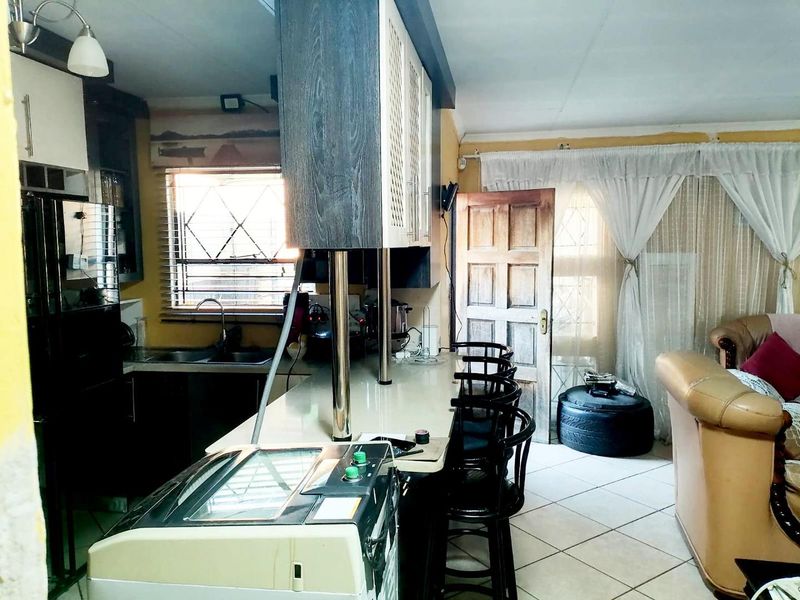 Lovely 3 bedroom family home in Birch Acres - Photo 4