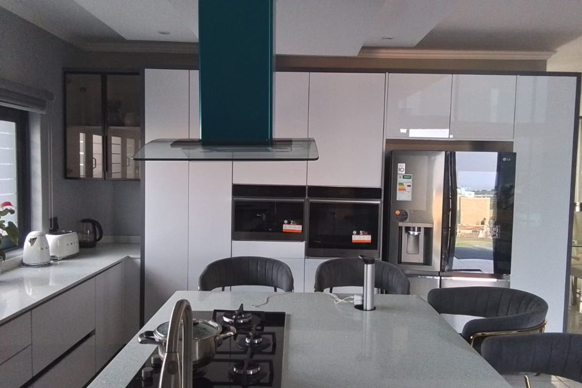 5 Bedroom, 5 bathroom House in Six Fountains    - Photo 4