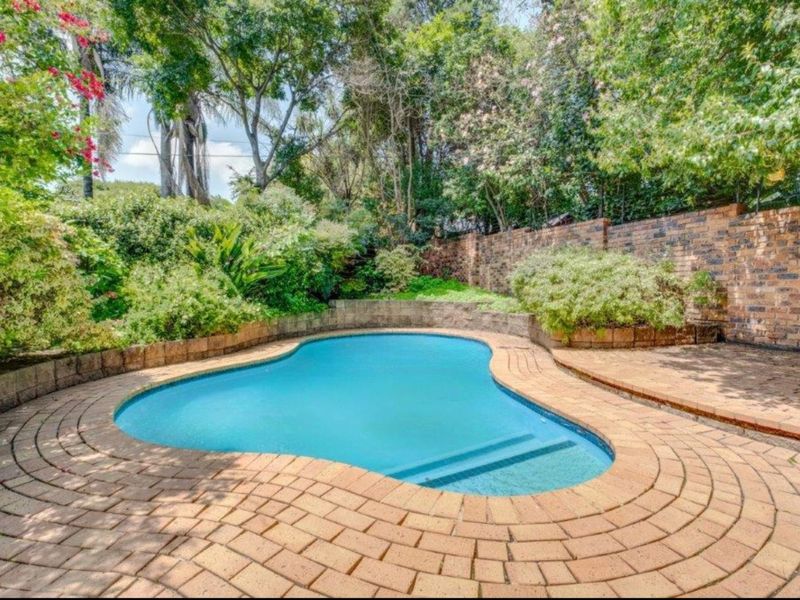 7 Bedroom House for sale  in Northwold - Photo 2