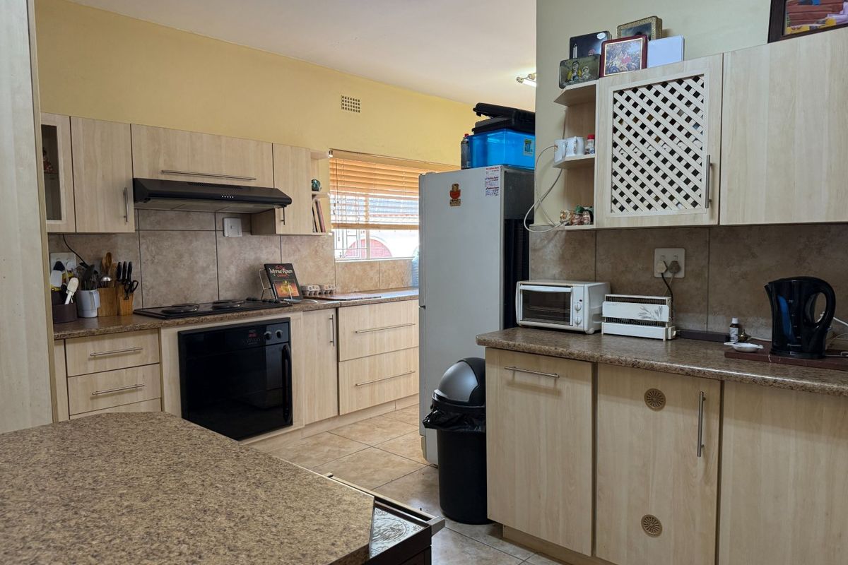 3 Bedroom Townhouse Flamwood - Photo 3