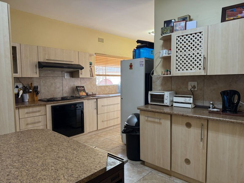 3 Bedroom Townhouse Flamwood - Photo 3