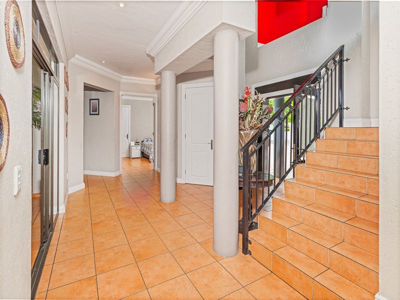 Impressive Family Home in Blue Valley Golf Estate - Photo 7