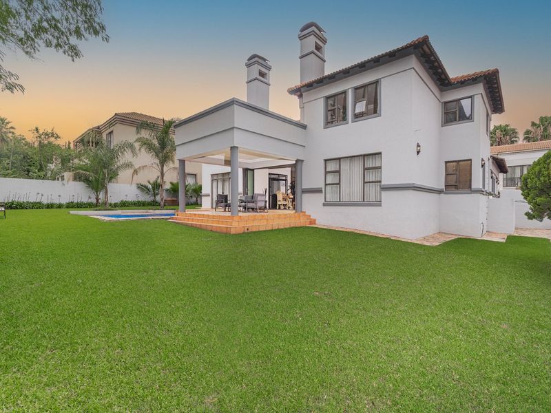 Impressive Family Home in Blue Valley Golf Estate - Photo 4