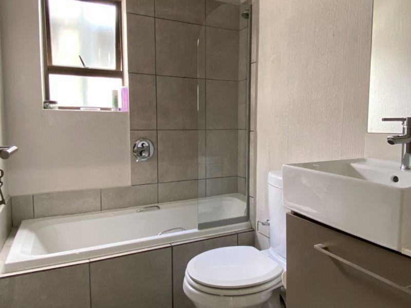 2 Bedroom 2 Bathroom Apartment for Sale in Broadacres - Photo 10