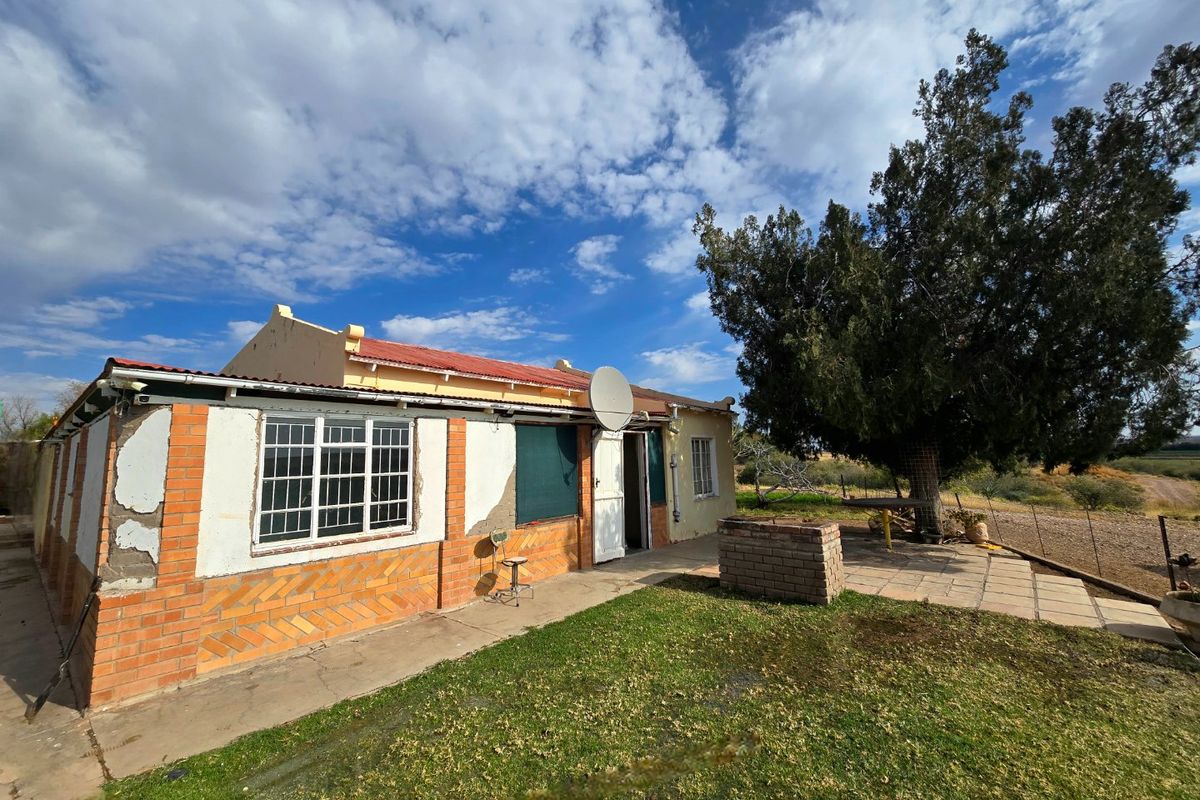 Charming Smallholding with Countryside Views – Karos Settlement, Northern Cape - Photo 2