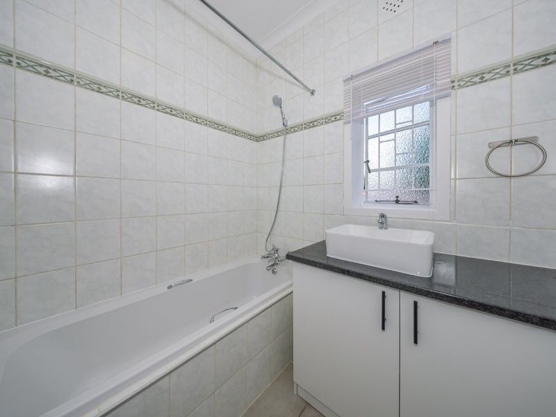 Newly Renovated Home in Lovely Lakeside Village - Photo 10