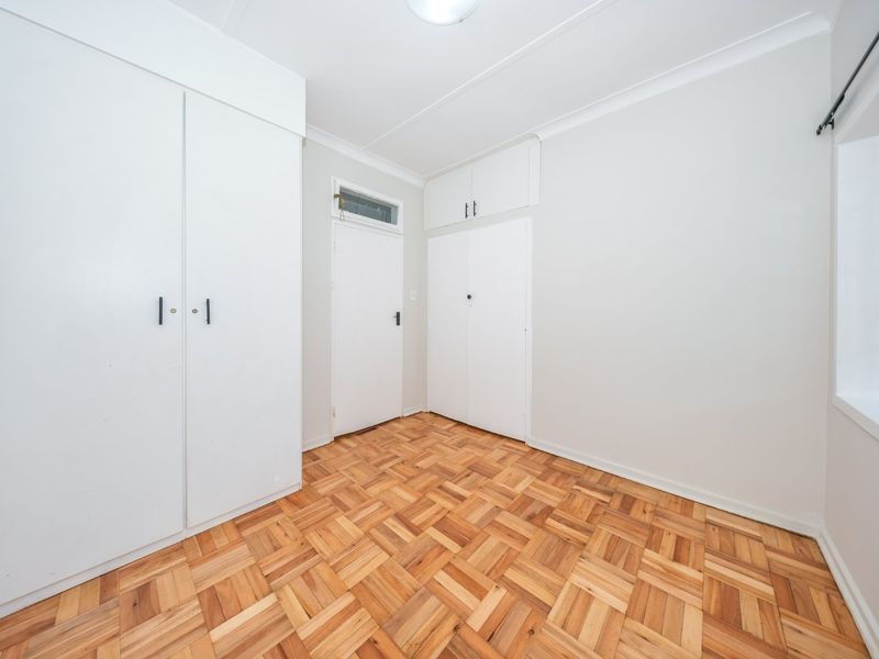 Newly Renovated Home in Lovely Lakeside Village - Photo 9