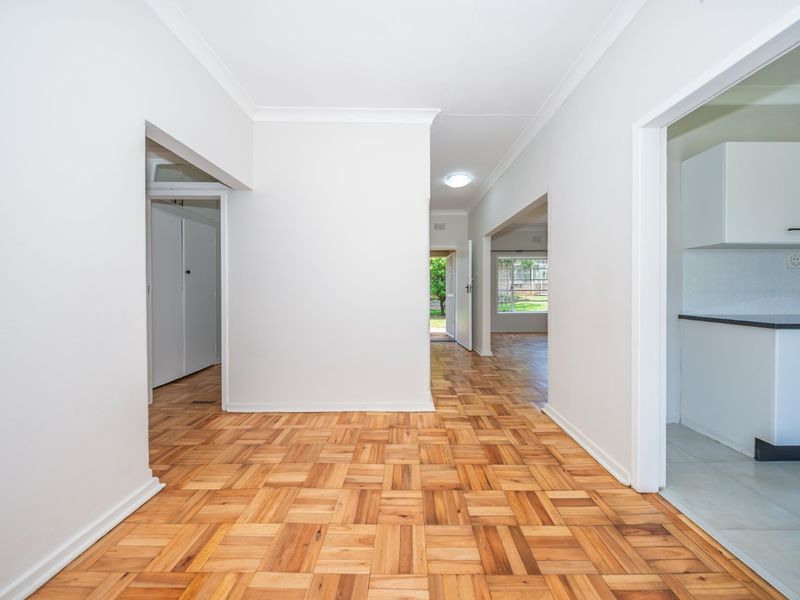 Newly Renovated Home in Lovely Lakeside Village - Photo 5