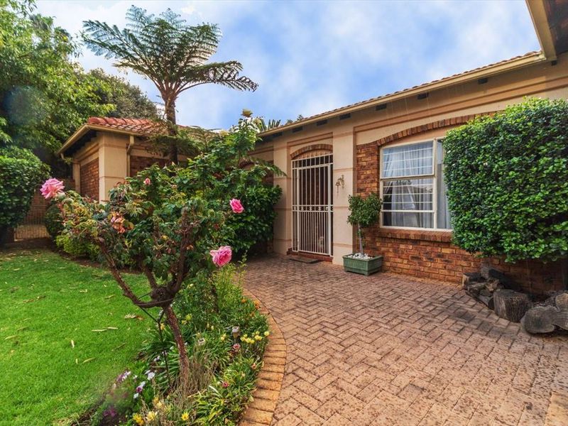 Spacious Family Home with Modern Comforts - Photo 3