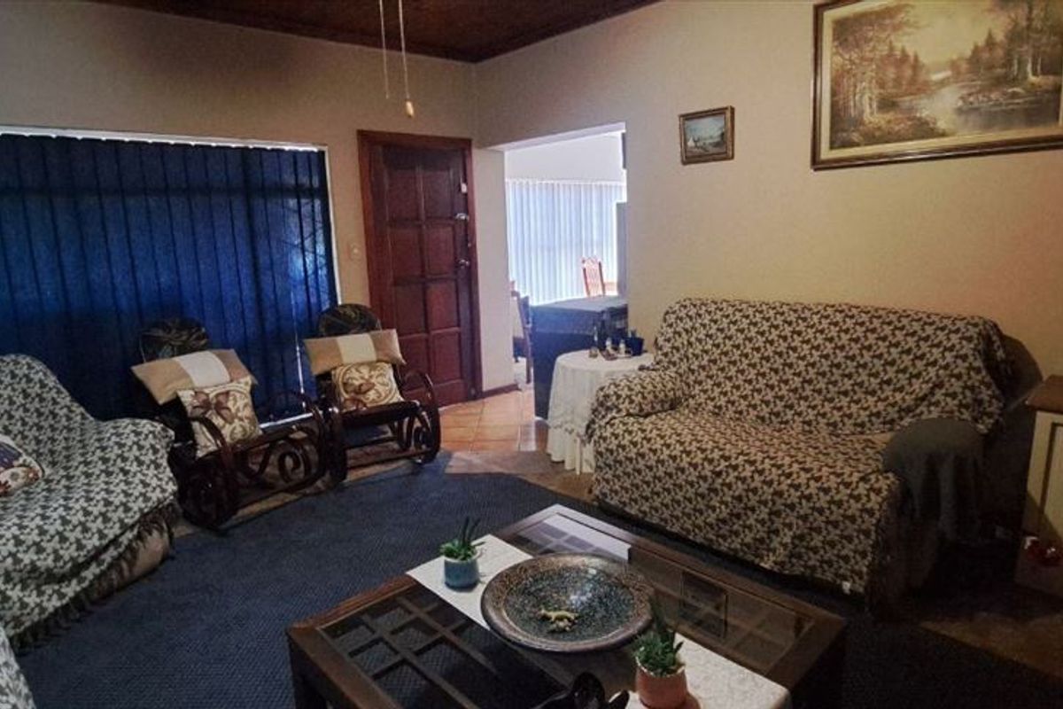 Well-Appointed Family Home with Granny Flat and Pool - Photo 2