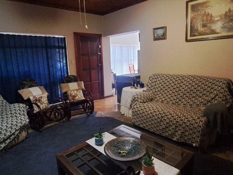 Well-Appointed Family Home with Granny Flat and Pool - Photo 2