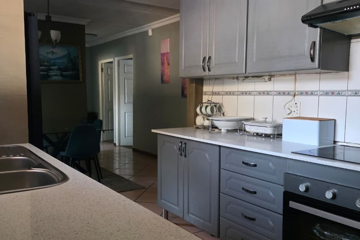 3 Bedroom 2 Bathroom Standalone House for Sale - Photo 3