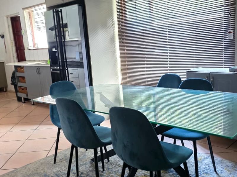 3 Bedroom 2 Bathroom Standalone House for Sale - Photo 6