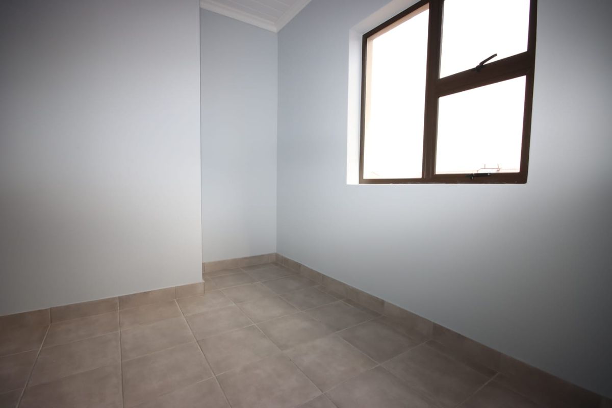 Amalinda Downs, Amalinda, East London. the place to raise your children in a secure estate - Photo 3