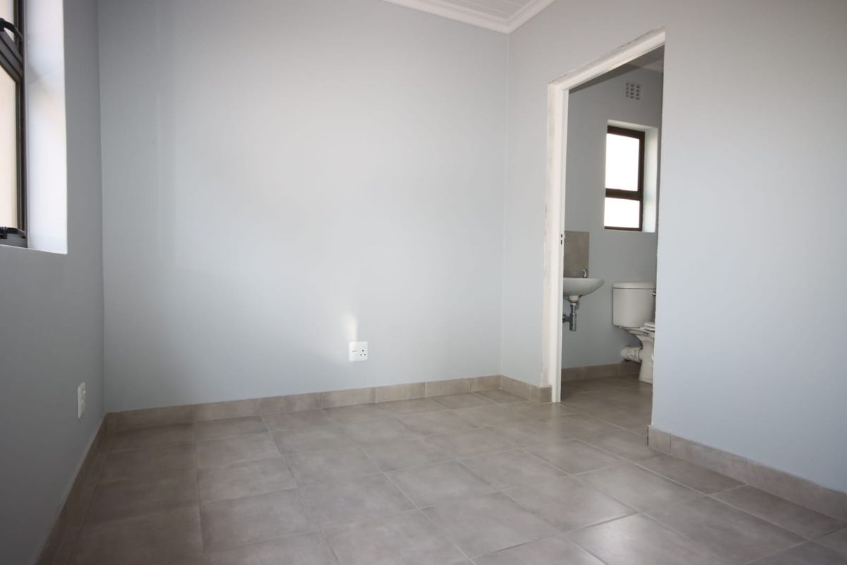 Amalinda Downs, Amalinda, East London. the place to raise your children in a secure estate - Photo 4