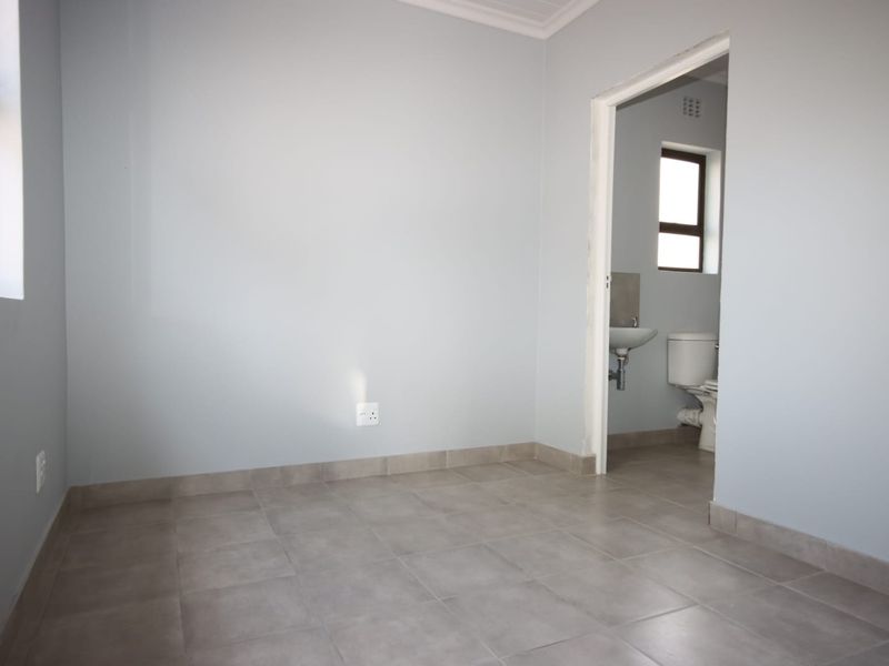 Amalinda Downs, Amalinda, East London. the place to raise your children in a secure estate - Photo 4