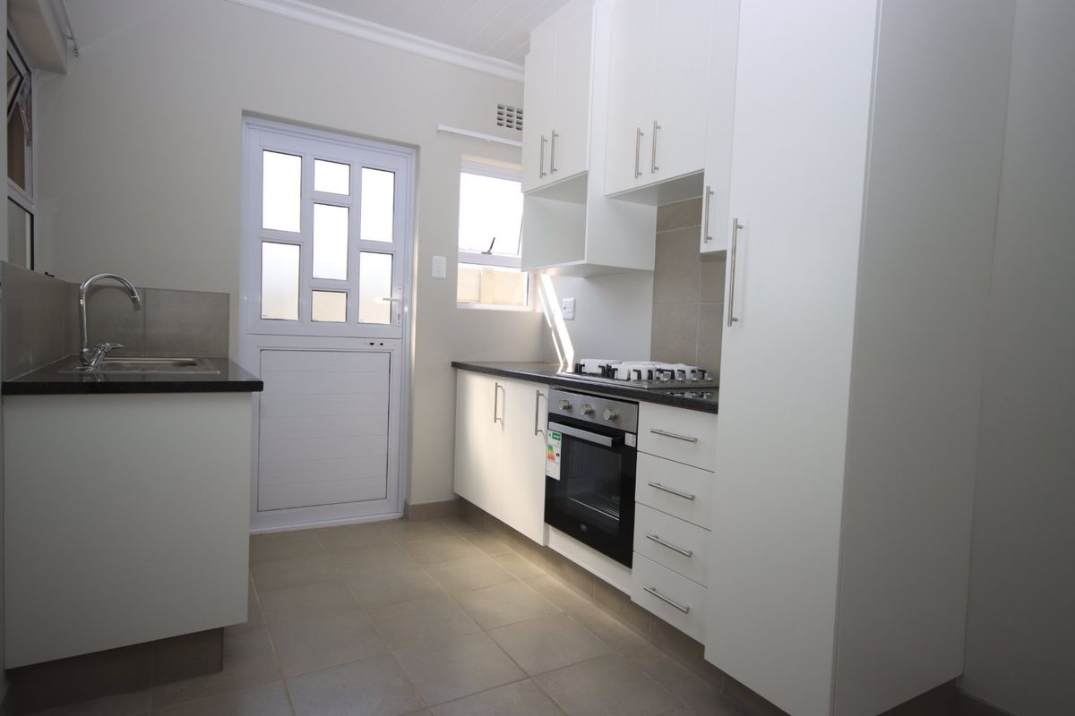 Cozy Gonubie home with private garden, in a plot and plan development - Photo 2