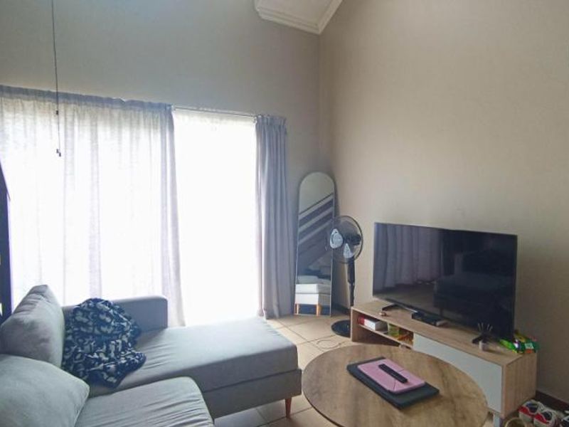 Book a viewing with me today! - Photo 4