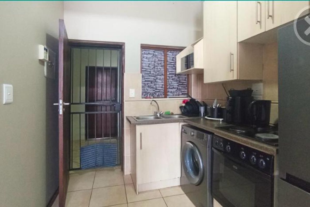 Book a viewing with me today! - Photo 3