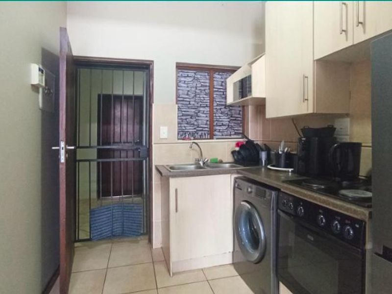 Book a viewing with me today! - Photo 3