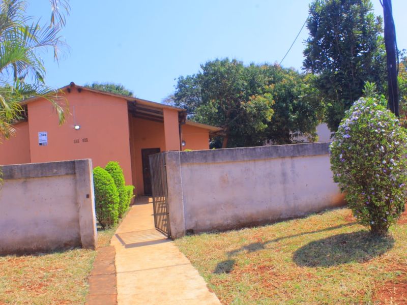 3 Bedroom House to Rent  in P west Thoyandou - Photo 2