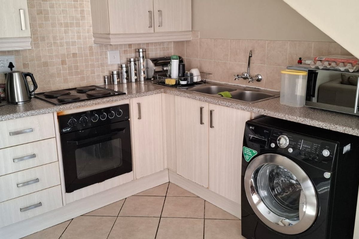 Stylish 3-Bedroom 2 bathroom Duplex Townhouse for Sale in Carlswald Creek – Midrand - Photo 3