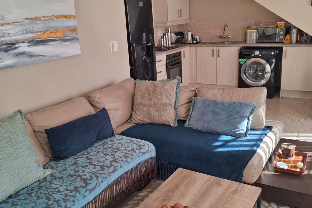 Stylish 3-Bedroom 2 bathroom Duplex Townhouse for Sale in Carlswald Creek – Midrand - Photo 5