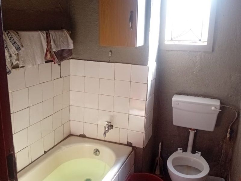 HOUSE FOR SALE IN TSAKANE ROCKVILLE  - Photo 4