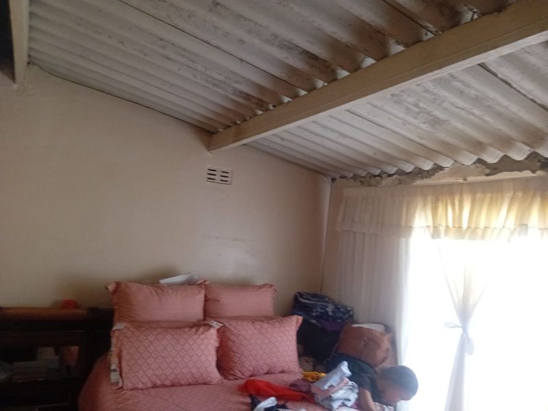 HOUSE FOR SALE IN TSAKANE ROCKVILLE  - Photo 3