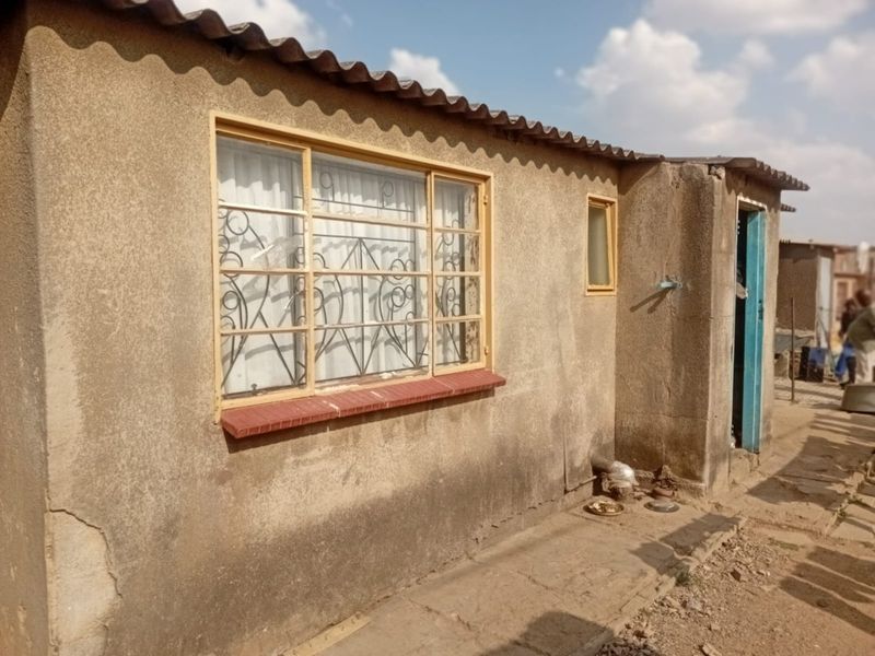 HOUSE FOR SALE IN TSAKANE ROCKVILLE  - Photo 10