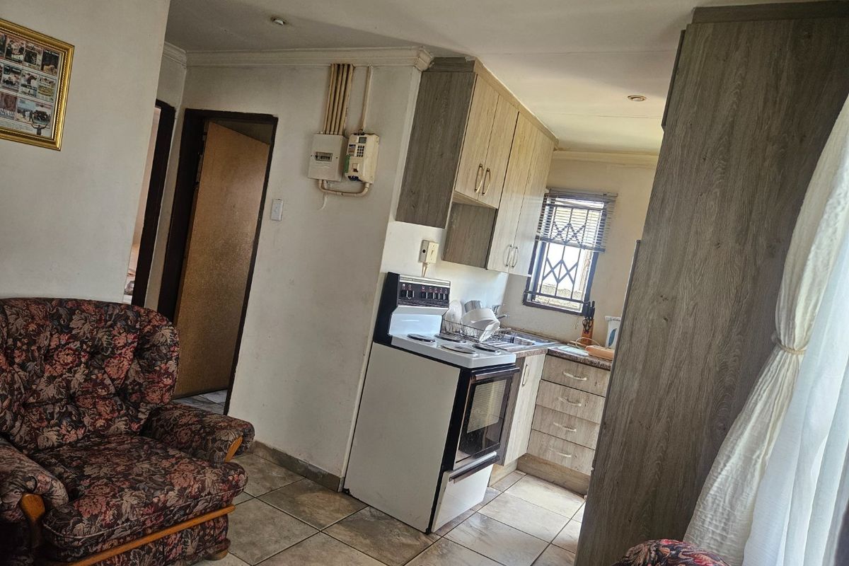 2 BEDROOM HOUSE FOR SALE - Photo 2