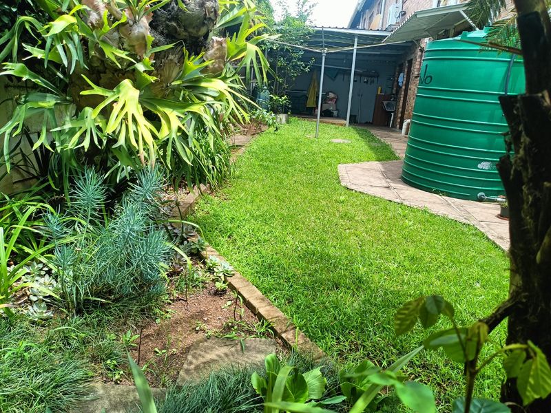 Neat townhouse in Hayfields for sale  - Photo 6