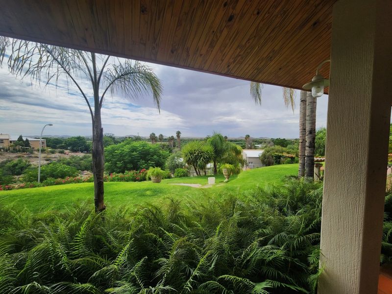 Upper-Class Family Home in Keidebees, Upington - Photo 2