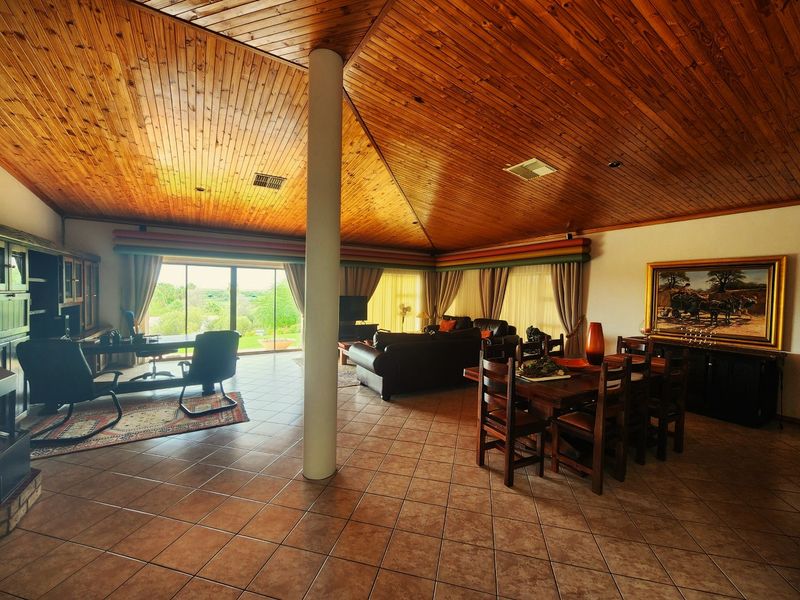 Upper-Class Family Home in Keidebees, Upington - Photo 7