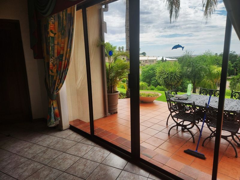 Upper-Class Family Home in Keidebees, Upington - Photo 8