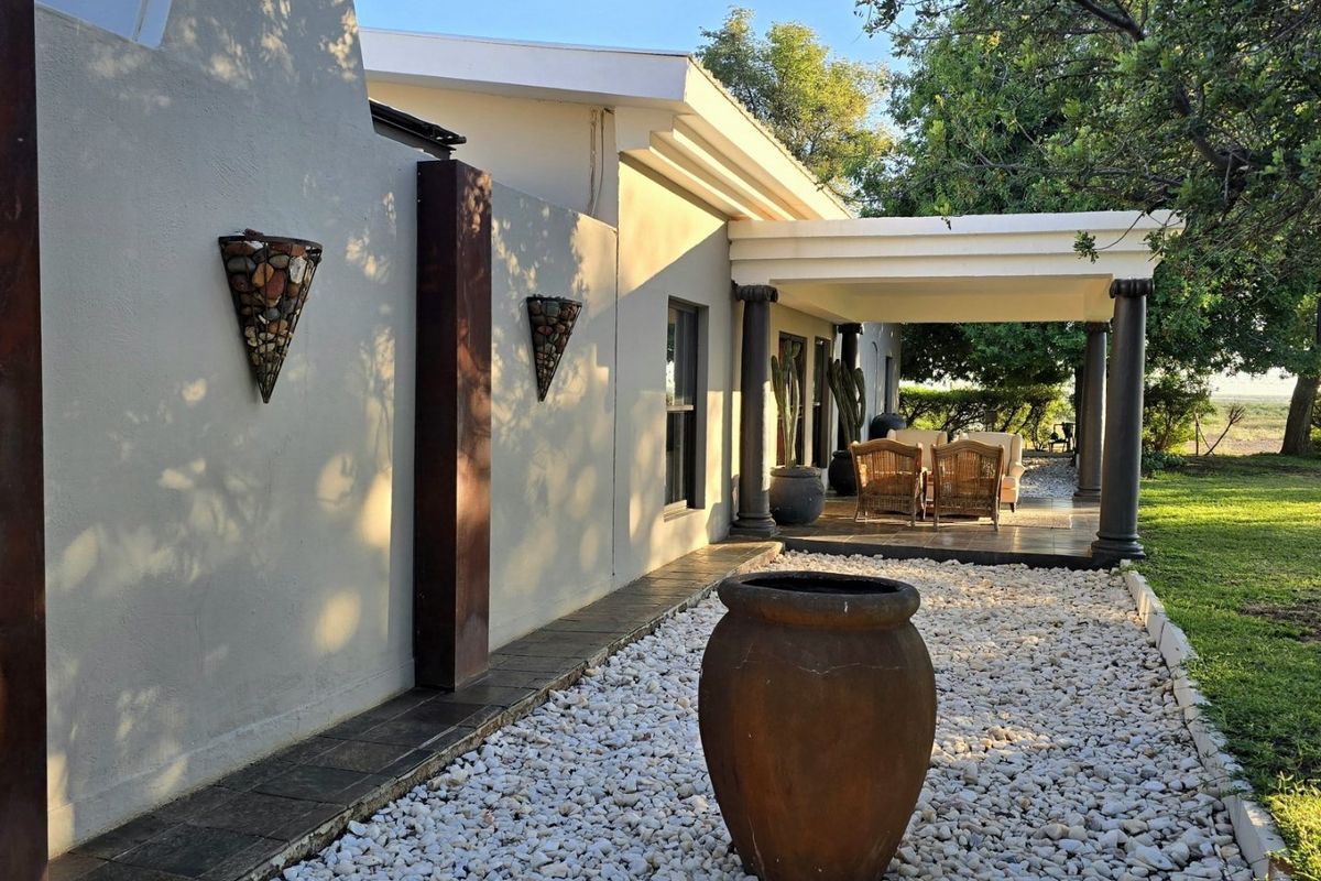 Exceptional Kalahari Farm with a Prime Location - Photo 3