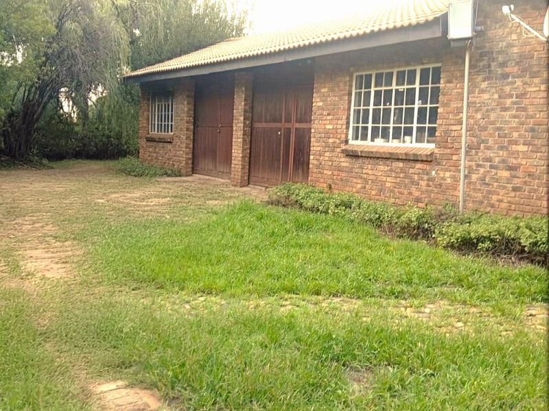 CALLING ON ENTERPRENUES, DEVELOPERS, BUSINESS OWNERS OR JUST A LOVING FAMILY! - Photo 2