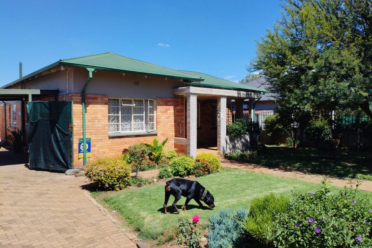 3 Bedroom House for Sale in Selection Park - Photo 3