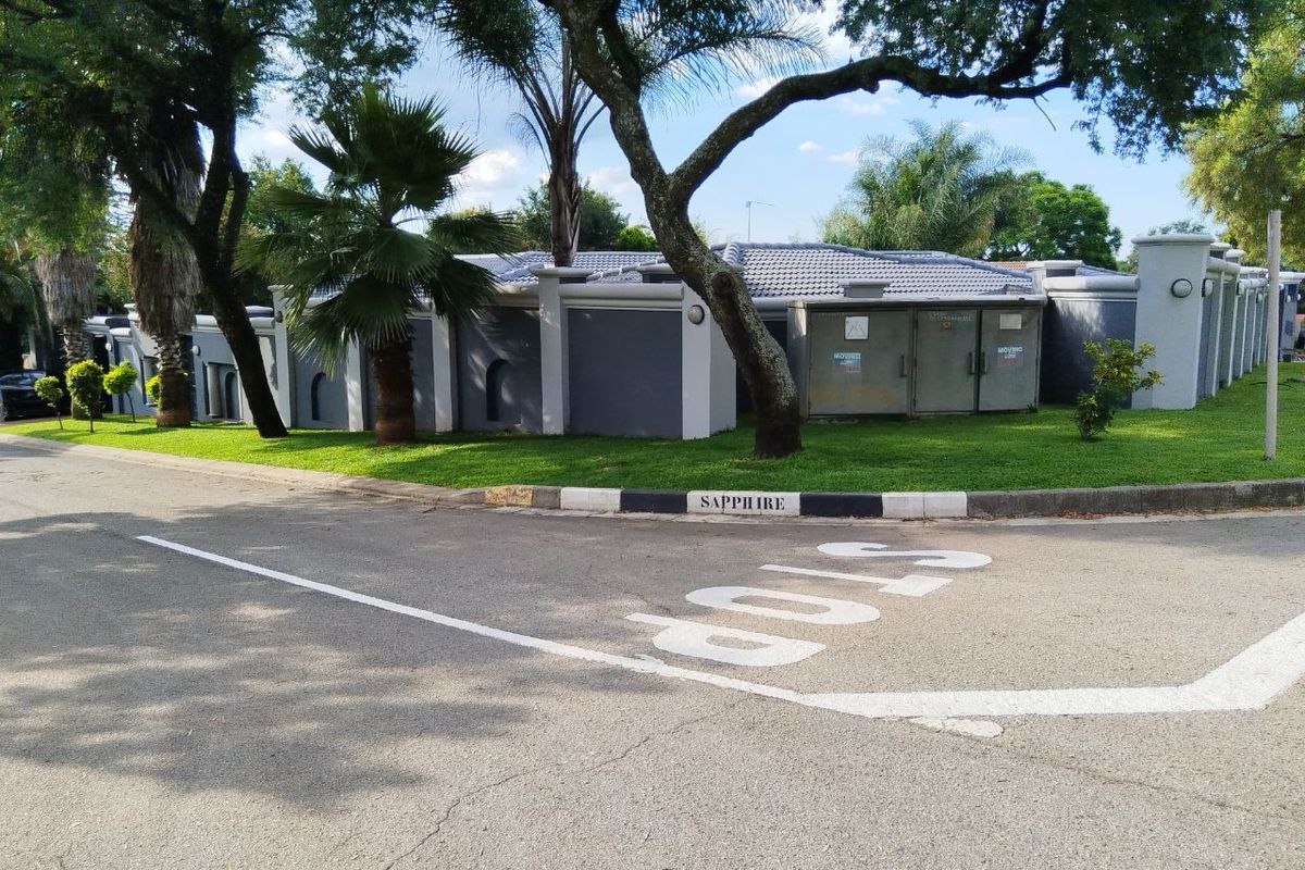 Stylish and spacious gem! - Photo 5