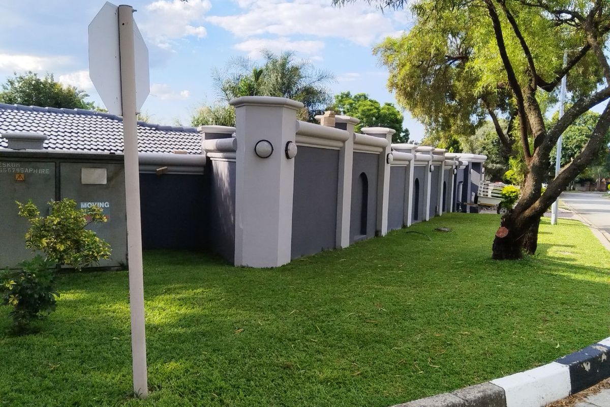 Stylish and spacious gem! - Photo 4