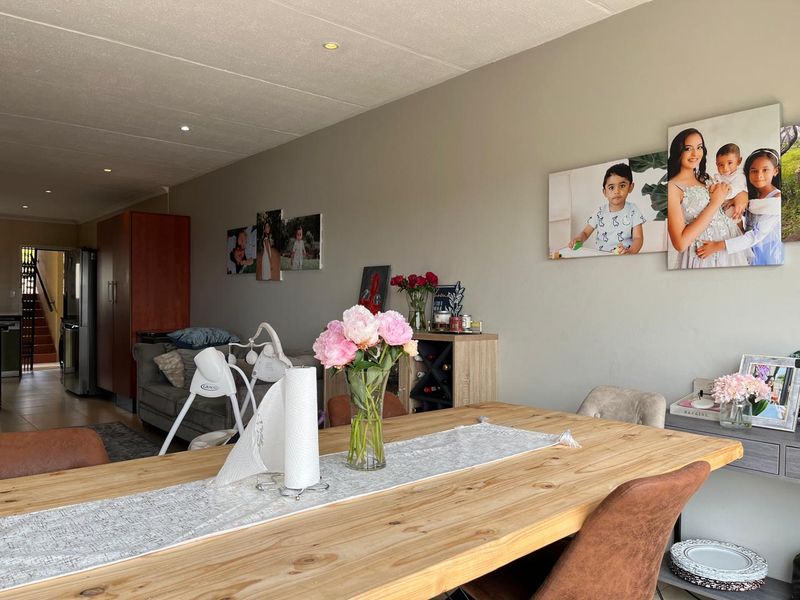 3 Bedroom House to Rent in Bassonia Rock - Photo 5