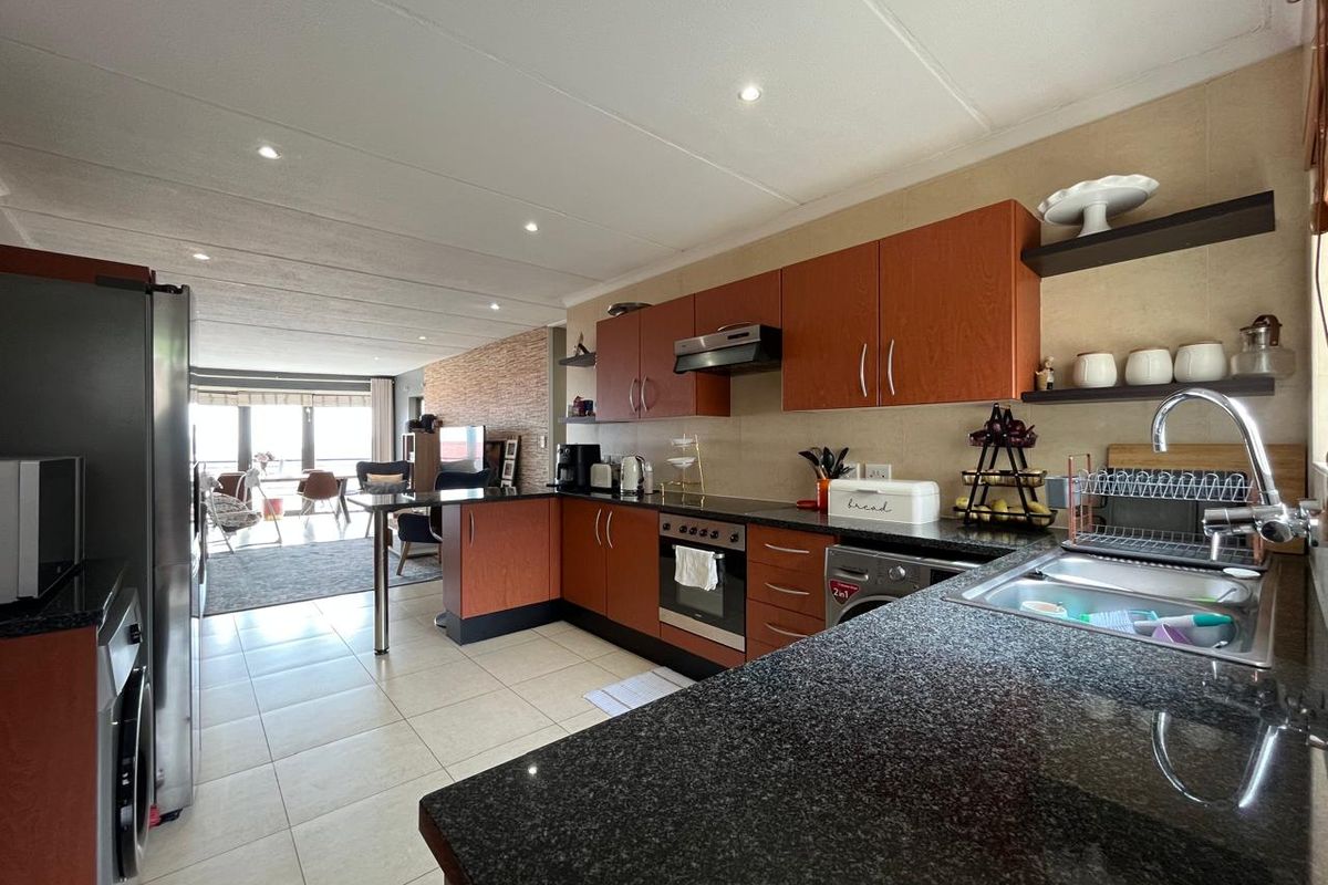 3 Bedroom House to Rent in Bassonia Rock - Photo 2