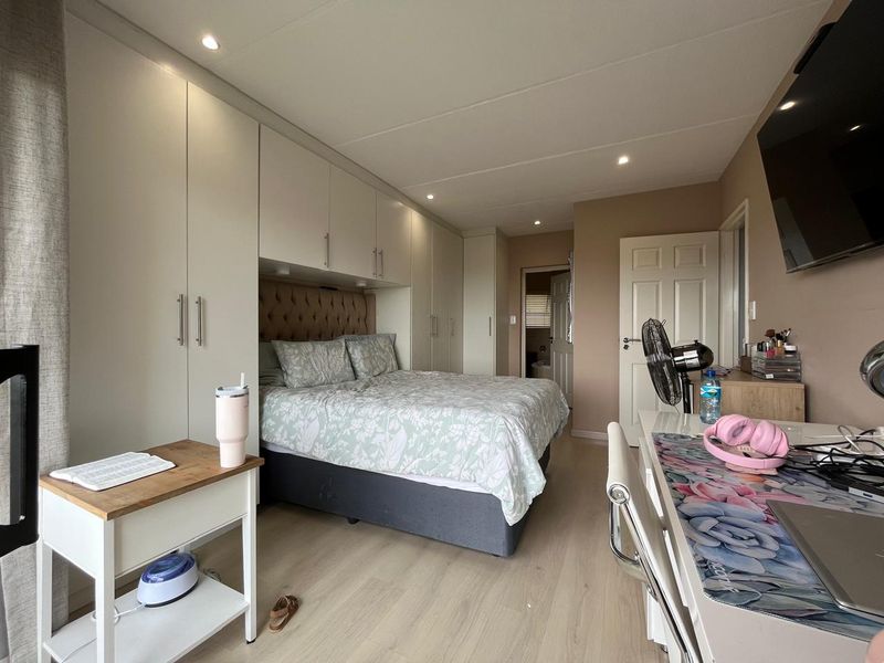 3 Bedroom House to Rent in Bassonia Rock - Photo 9