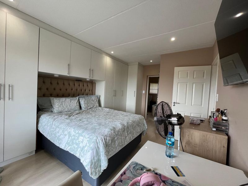 3 Bedroom House to Rent in Bassonia Rock - Photo 7