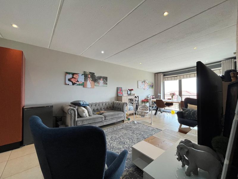 3 Bedroom House to Rent in Bassonia Rock - Photo 6