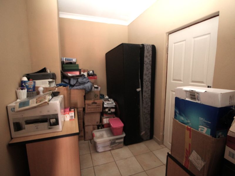 Neat Office Space to let ideal for a Small Business - Photo 10