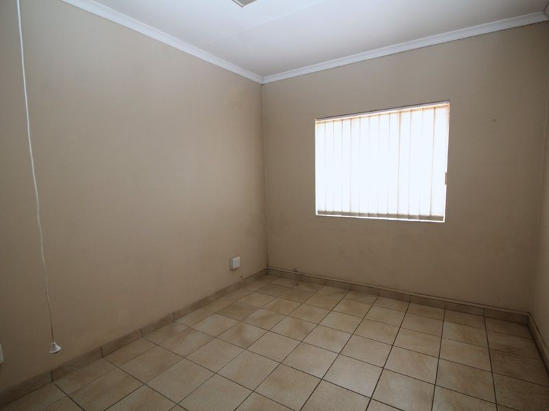 Neat Office Space to let ideal for a Small Business - Photo 6